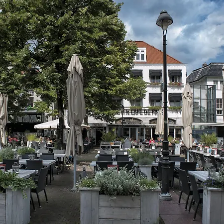 Et Le Cafe De Paris Hotell