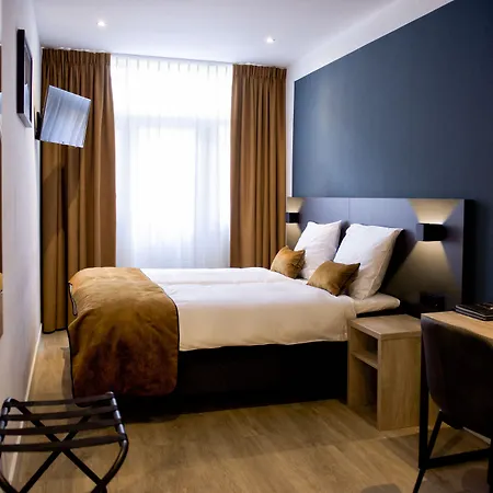 Hotell Et Le Cafe De Paris 3*