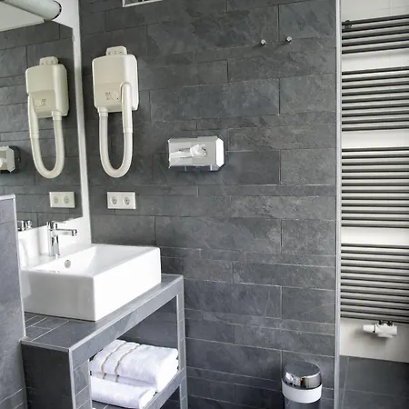 Hotell Et Le Cafe De Paris 3*