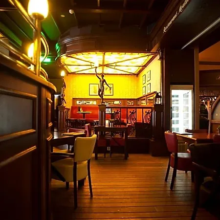 호텔 Et Le Cafe De Paris 3*