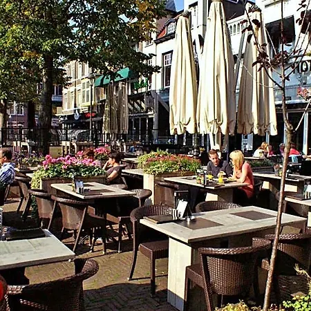 Et Le Cafe De Paris 아펠도른