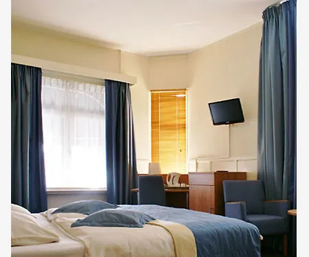 Hotell Et Le Cafe De Paris 3*