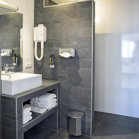 Et Le Cafe De Paris 3*