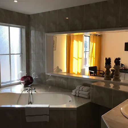 Et Le Cafe De Paris Hotell 3*