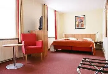 Hotell Et Le Cafe De Paris 3*