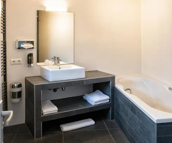 Hotel Et Le Cafe De Paris 3*