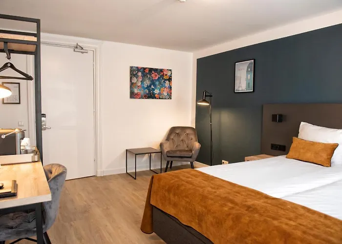 Et Le Cafe De Paris Отель Апелдорн