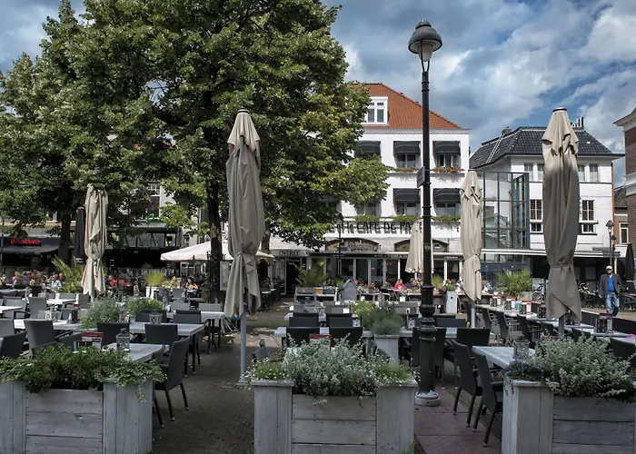 Et Le Cafe De Paris Hotel