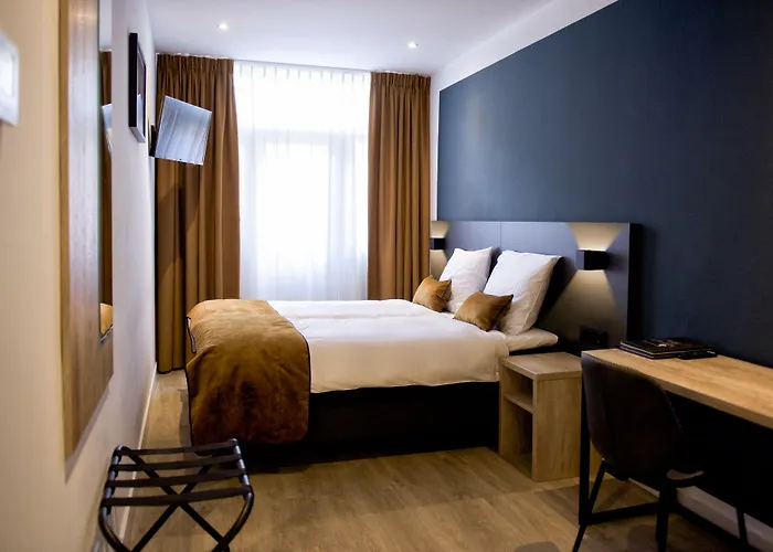 Hotell Et Le Cafe De Paris 3*