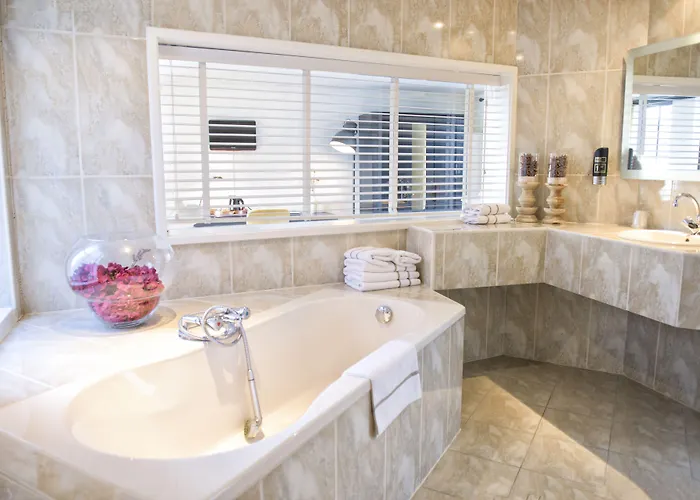 Отель Et Le Cafe De Paris 3*