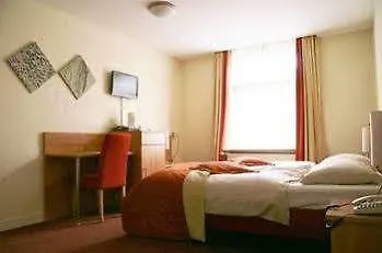 Et Le Cafe De Paris 3* Apeldoorn