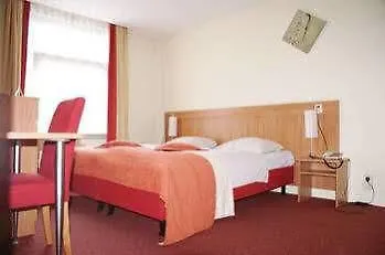 Et Le Cafe De Paris 3*