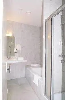 Et Le Cafe De Paris Hotell Apeldoorn