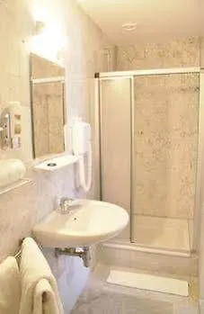 Hotel Et Le Cafe De Paris