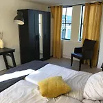 帕里斯咖啡酒店
