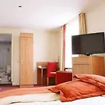 帕里斯咖啡酒店 阿帕多恩