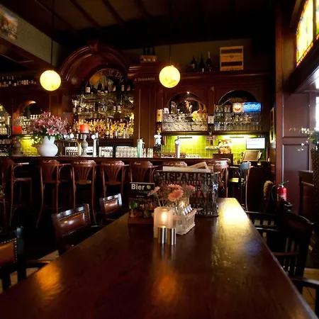 帕里斯咖啡酒店