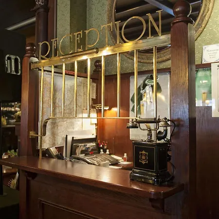 Et Le Cafe De Paris Hotel