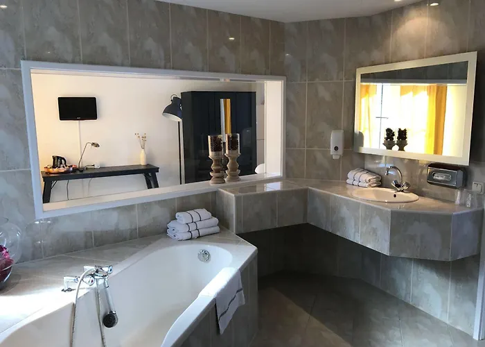 Hotel Et Le Cafe De Paris 3*